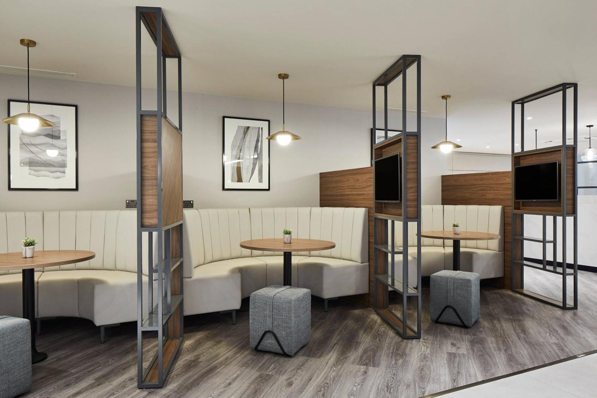 Courtyard By Marriott London Heathrow Airport Hotel Harlington  Luaran gambar